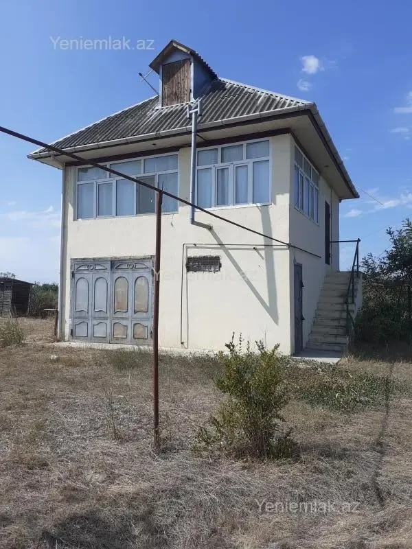 Satılır 3 otaqlı həyət evi 100 m²
