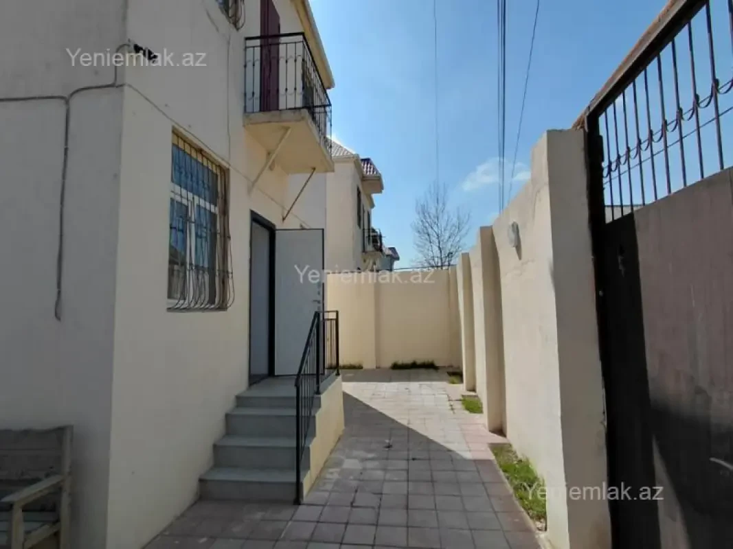 Satılır 4 otaqlı həyət evi 120 m²