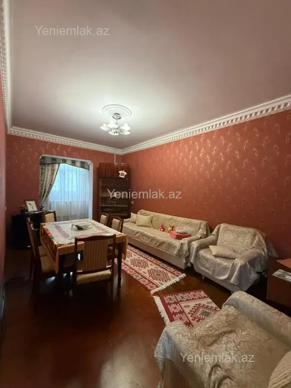 Satılır 2 otaqlı köhnə tikili 65 m²