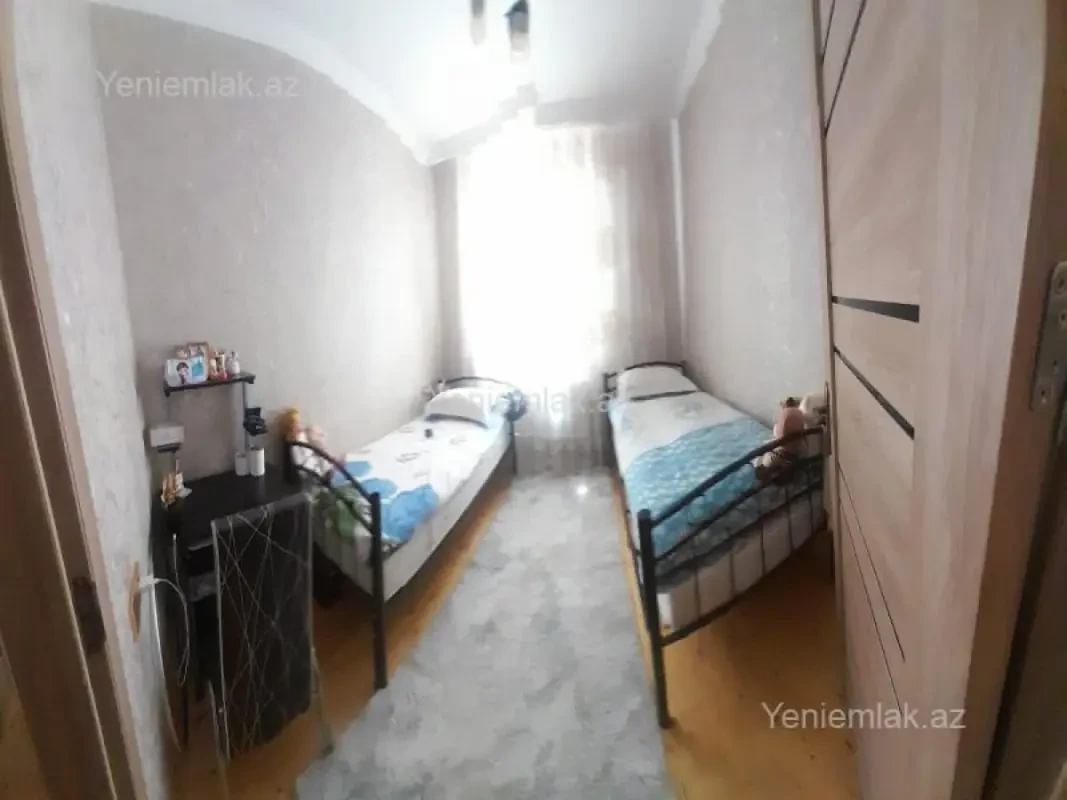 Satılır 3 otaqlı köhnə tikili 70 m²