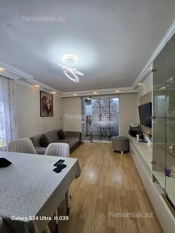 Satılır 2 otaqlı köhnə tikili 50 m²