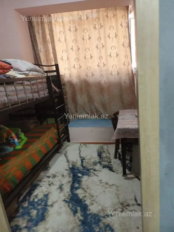 Satılır 2 otaqlı köhnə tikili 45 m²