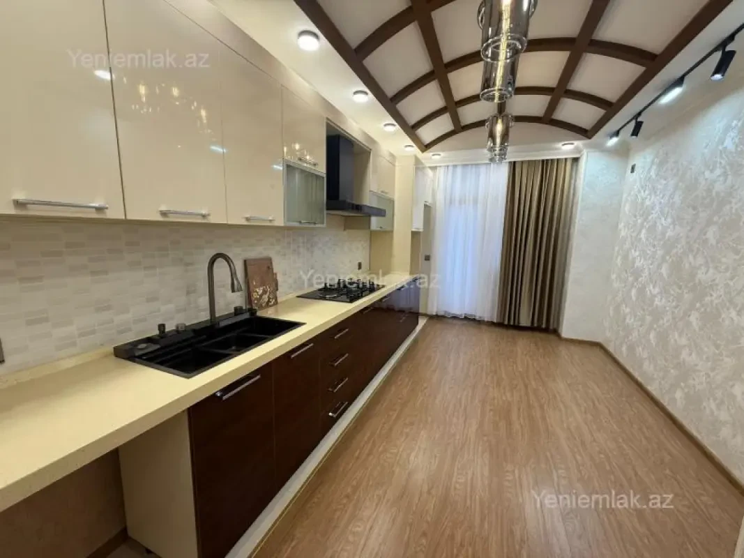Satılır 3 otaqlı yeni tikili 141 m²