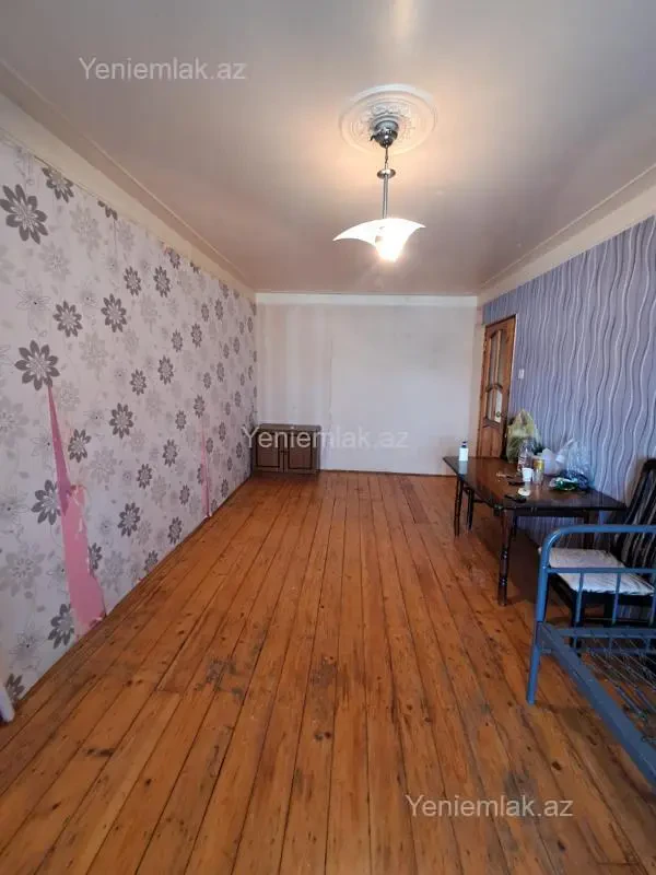 Satılır 1 otaqlı köhnə tikili 36 m²