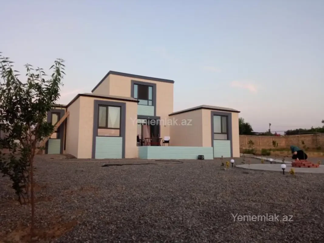 Satılır 5 otaqlı həyət evi 140 m²