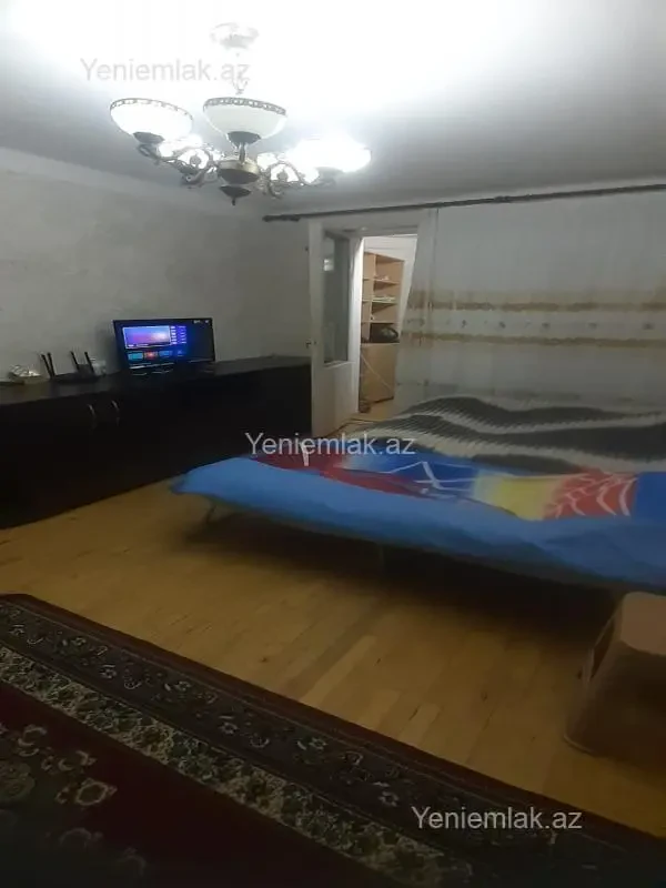 Satılır 1 otaqlı köhnə tikili 30 m²