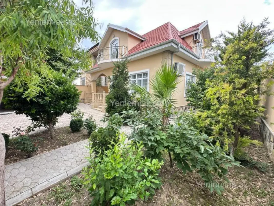 Satılır 3 otaqlı həyət evi 220 m²