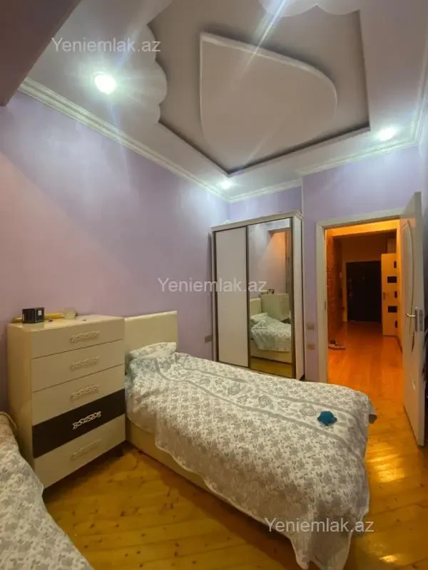 Satılır 3 otaqlı yeni tikili 80 m²