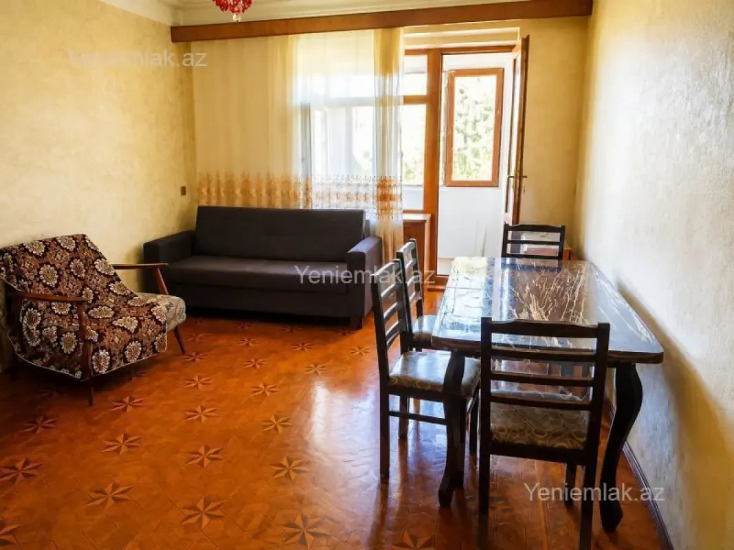 Satılır 3 otaqlı köhnə tikili 80 m²