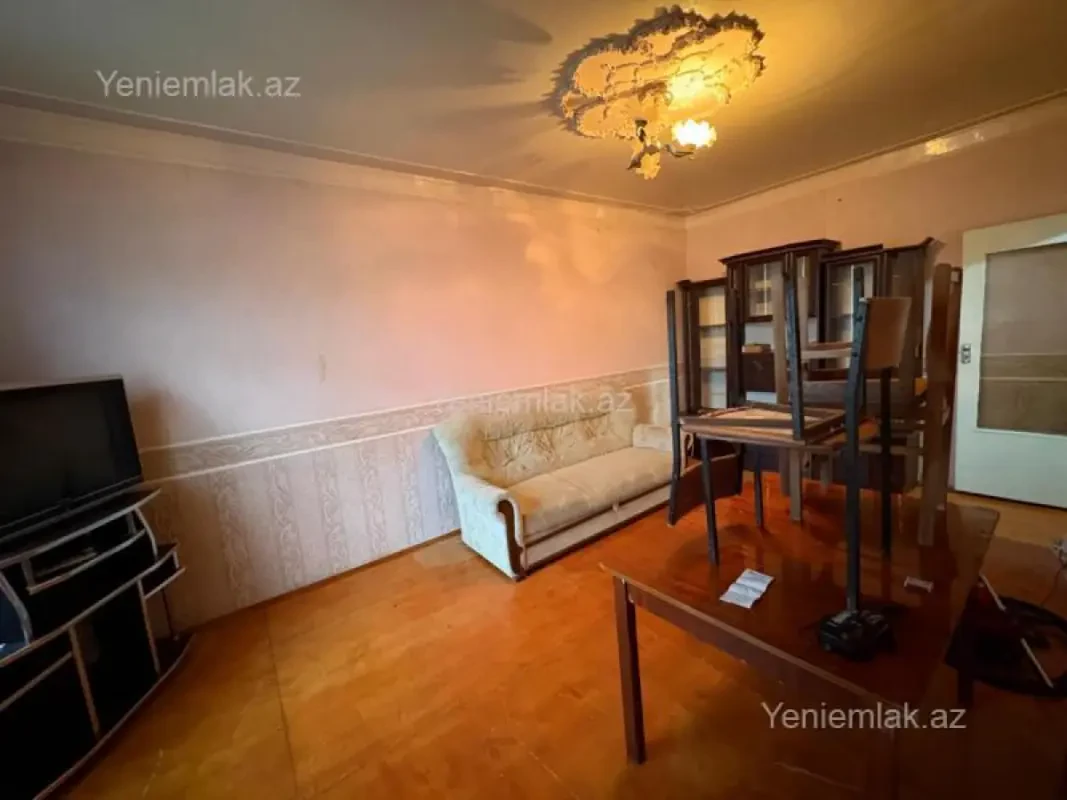 Satılır 2 otaqlı köhnə tikili 60 m²