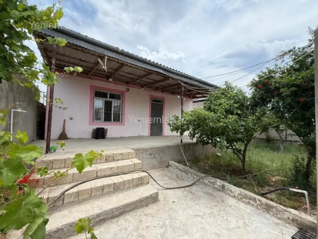 Satılır 3 otaqlı həyət evi 100 m²