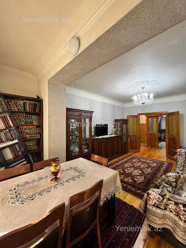 Satılır 3 otaqlı köhnə tikili 80 m²