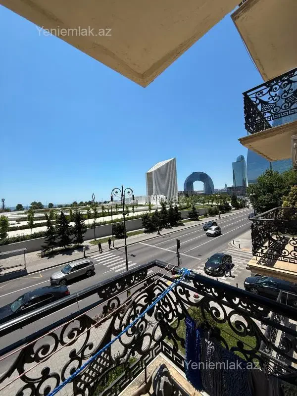 Satılır 3 otaqlı köhnə tikili 75 m²