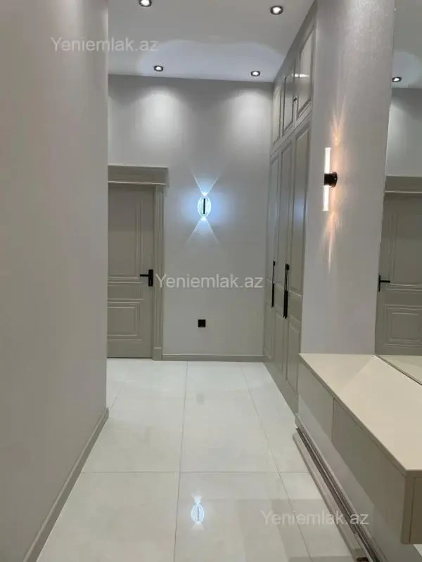 Satılır 2 otaqlı yeni tikili 70 m²
