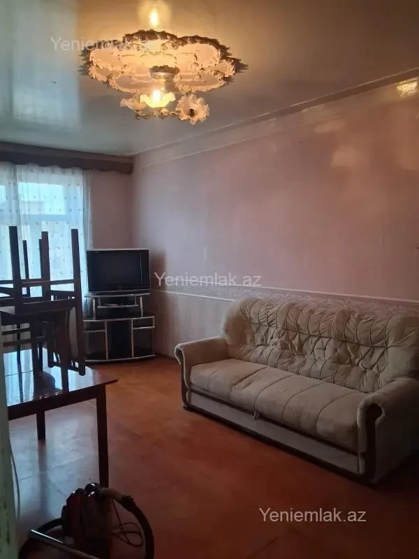Satılır 2 otaqlı köhnə tikili 65 m²