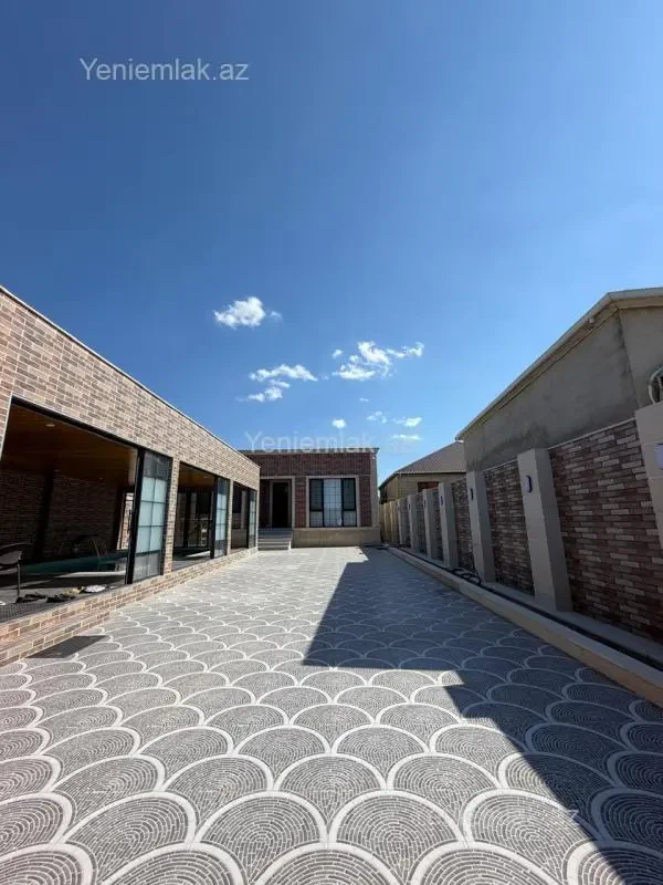 Satılır 4 otaqlı həyət evi 121 m²