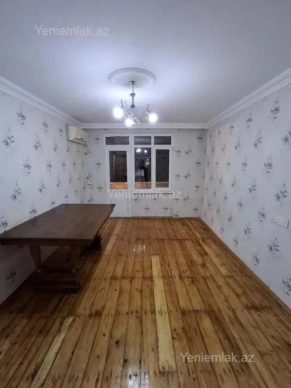 Satılır 1 otaqlı köhnə tikili 30 m²