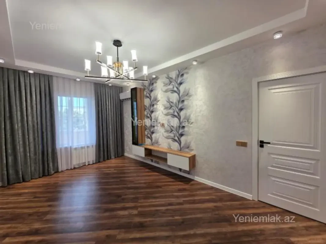 Satılır 2 otaqlı köhnə tikili 75 m²