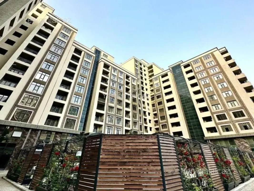 Satılır 3 otaqlı yeni tikili 120 m²