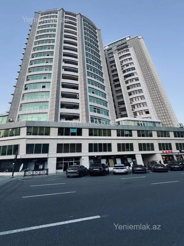 Satılır 4 otaqlı yeni tikili 230 m²