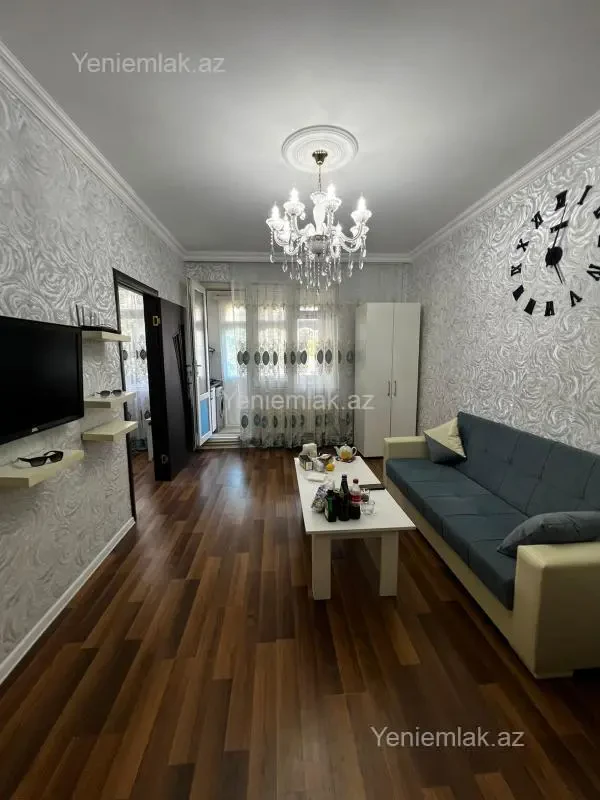 Satılır 2 otaqlı köhnə tikili 45 m²