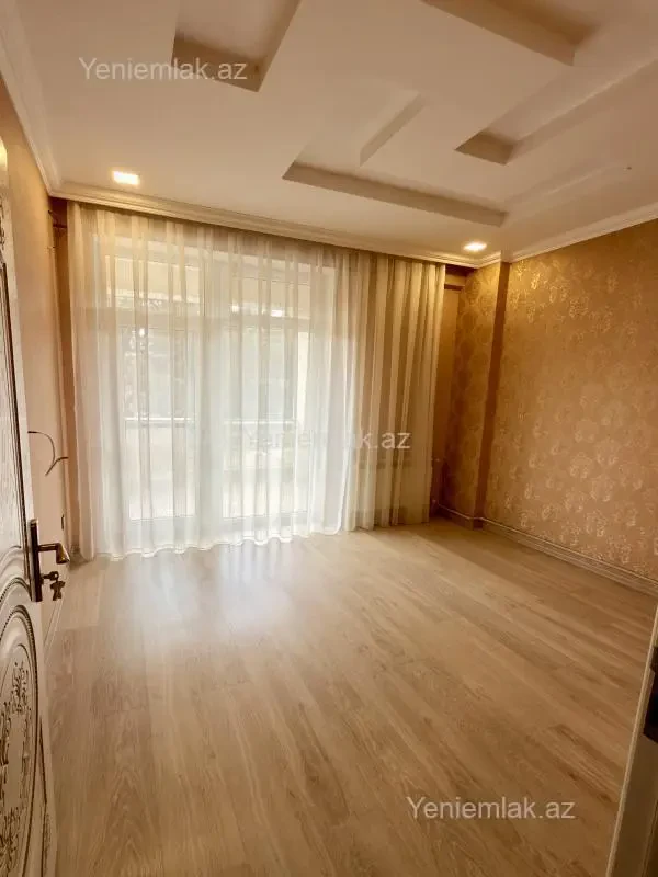 Satılır 3 otaqlı yeni tikili 75 m²