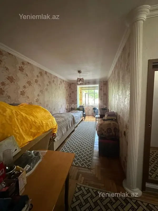 Satılır 3 otaqlı köhnə tikili 100 m²