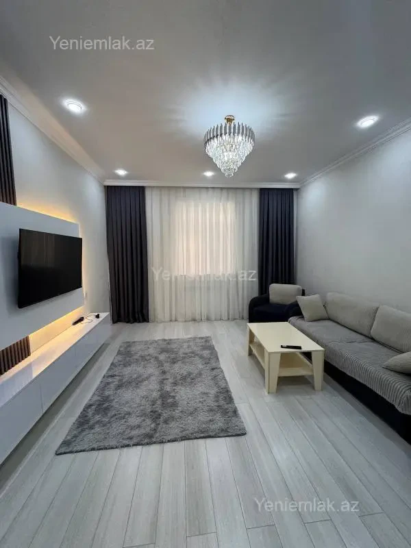Satılır 8 otaqlı həyət evi 250 m²