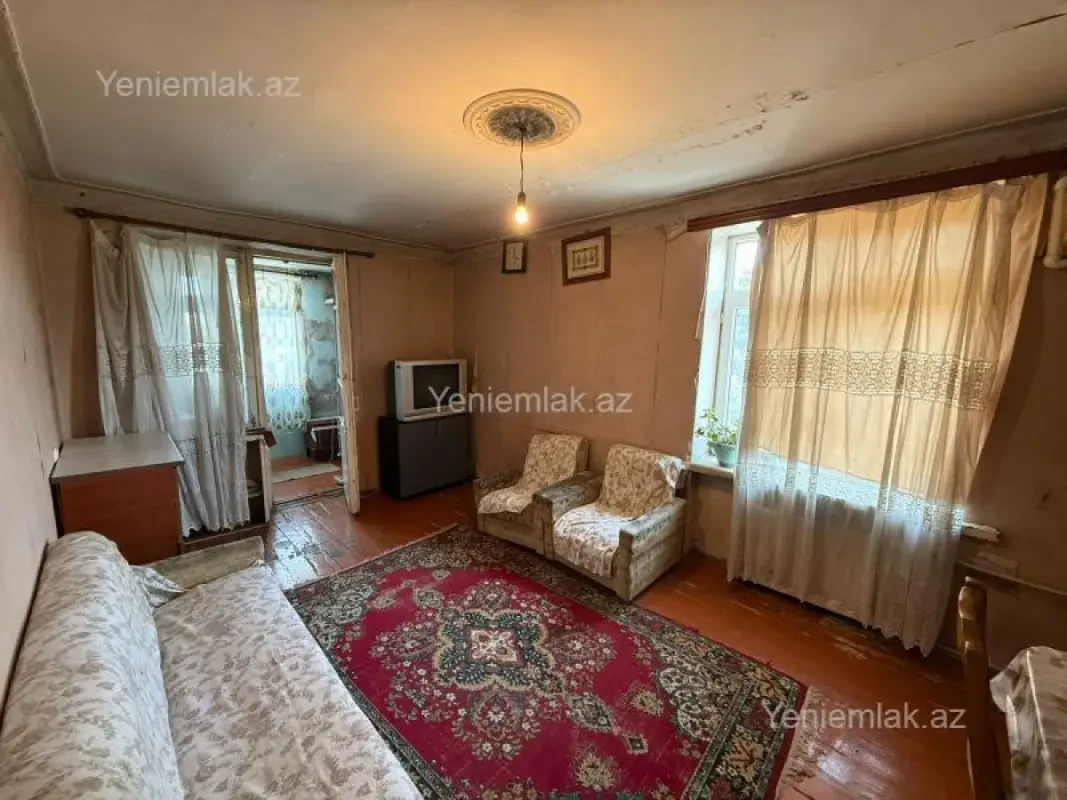 Satılır 2 otaqlı köhnə tikili 43 m²
