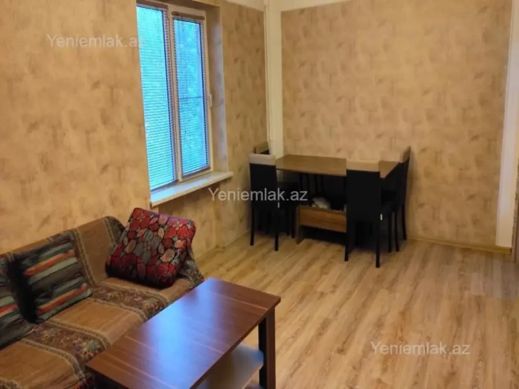 Satılır 1 otaqlı köhnə tikili 40 m²
