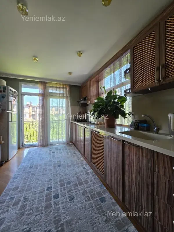 Satılır 2 otaqlı köhnə tikili 60 m²