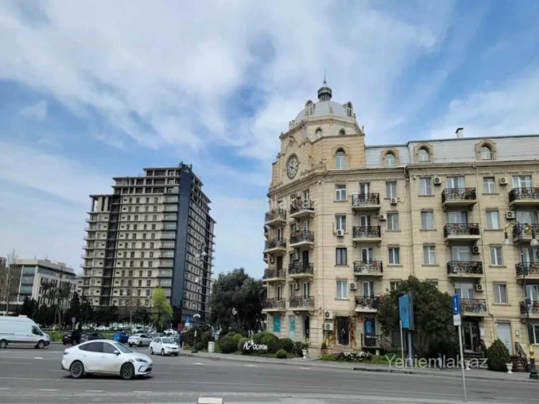 Satılır 3 otaqlı köhnə tikili 75 m²