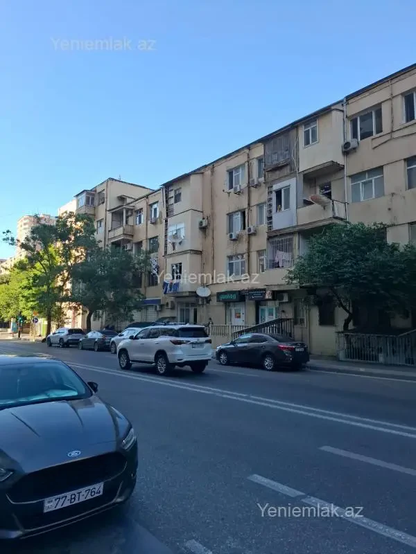 Satılır 2 otaqlı köhnə tikili 60 m²