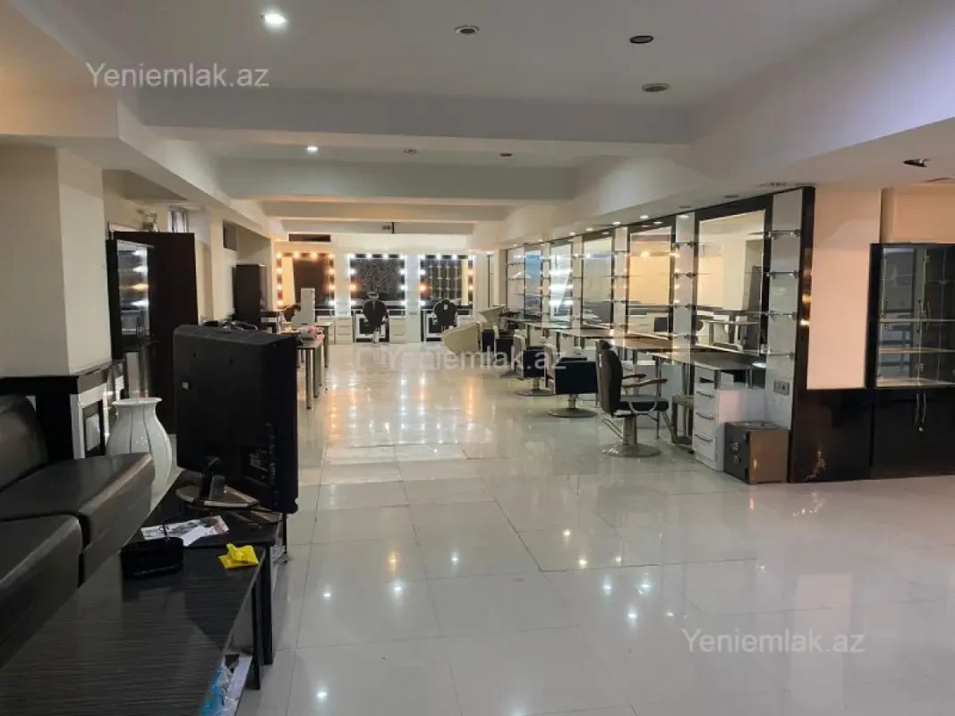 Satılır 3 otaqlı obyekt 280 m²