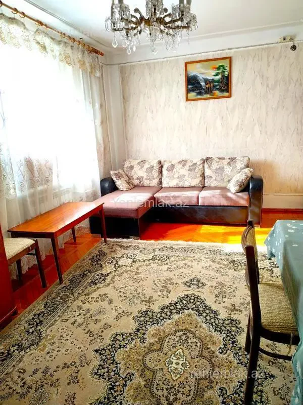 Satılır 2 otaqlı köhnə tikili 50 m²