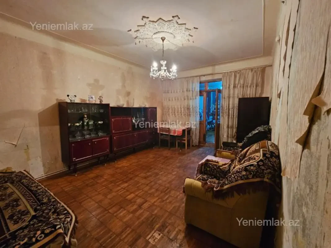 Satılır 3 otaqlı köhnə tikili 102 m²