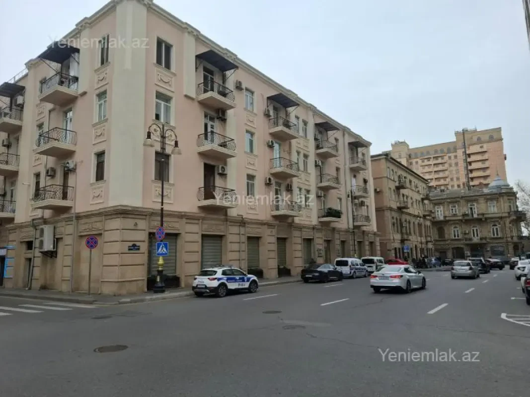 Satılır 3 otaqlı köhnə tikili 85 m²