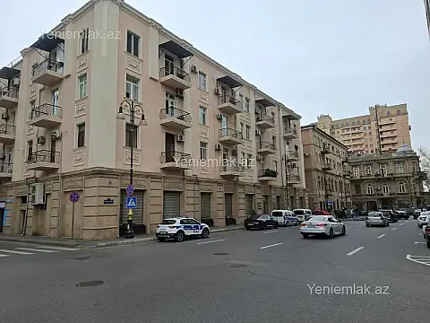 Satılır 3 otaqlı köhnə tikili 85 m² — Bakı, Nəsimi 3 otaq 85.00 m²