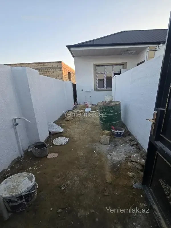 Satılır 1 otaqlı həyət evi 40 m²