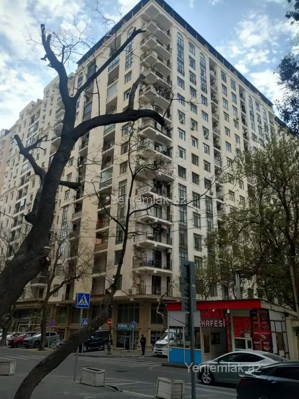 Satılır 4 otaqlı yeni tikili 113.5 m²