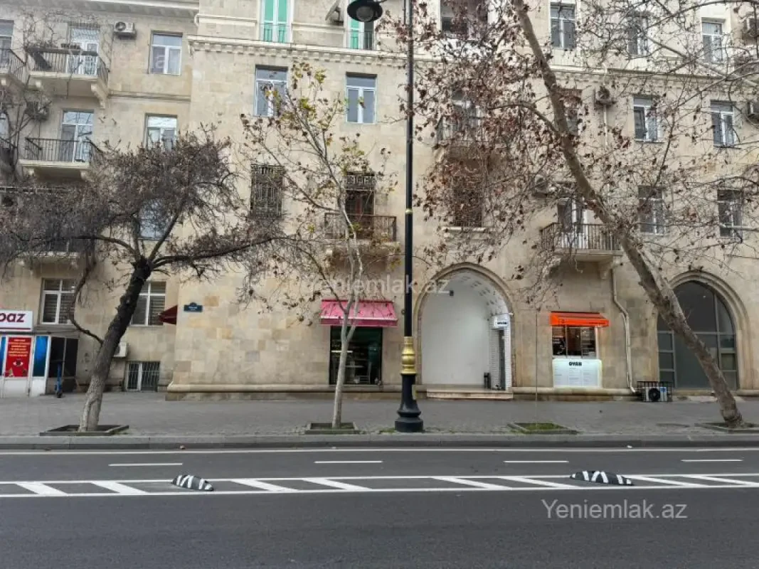 Satılır 5 otaqlı obyekt 100 m²