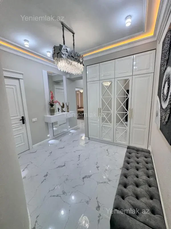 Satılır 3 otaqlı yeni tikili 110 m²