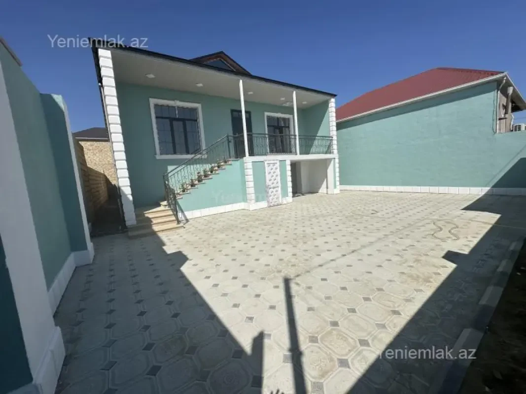 Satılır 4 otaqlı həyət evi 200 m²