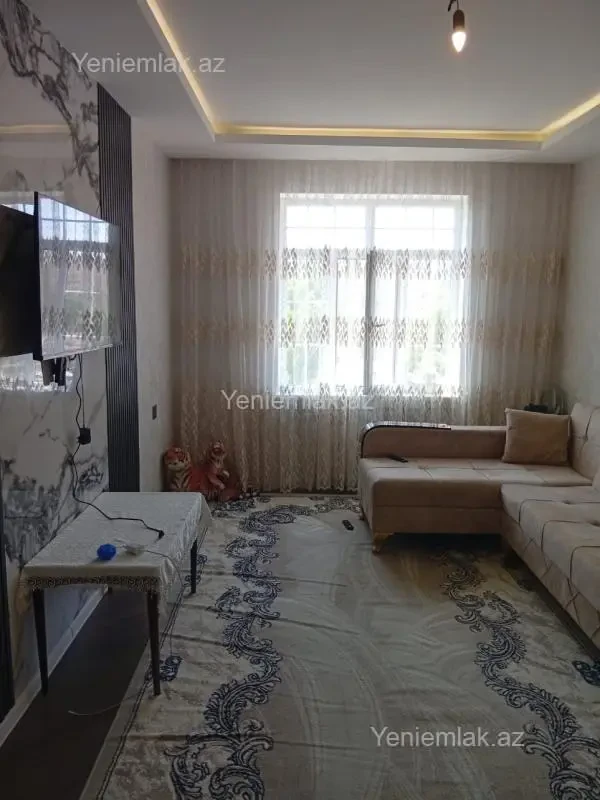 Satılır 2 otaqlı köhnə tikili 60 m²