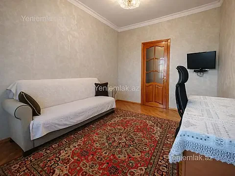 Satılır 4 otaqlı köhnə tikili 100 m² — Bakı, Binəqədi 4 otaq 100.00 m²