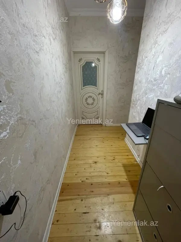 Satılır 1 otaqlı köhnə tikili 40 m²