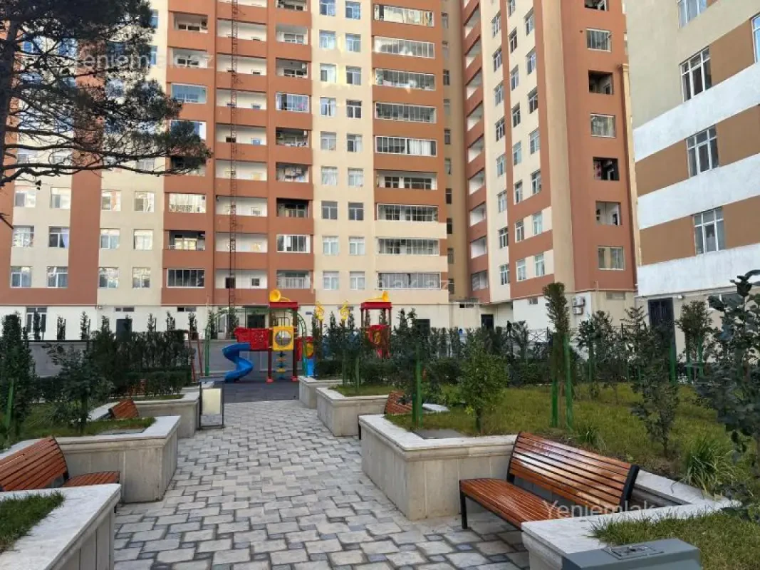 Satılır 2 otaqlı köhnə tikili 75 m²
