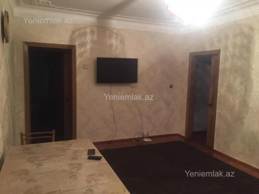 Satılır 3 otaqlı köhnə tikili 80 m²