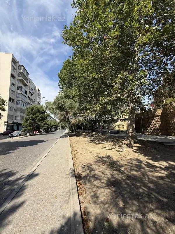 Satılır 3 otaqlı köhnə tikili 60 m²