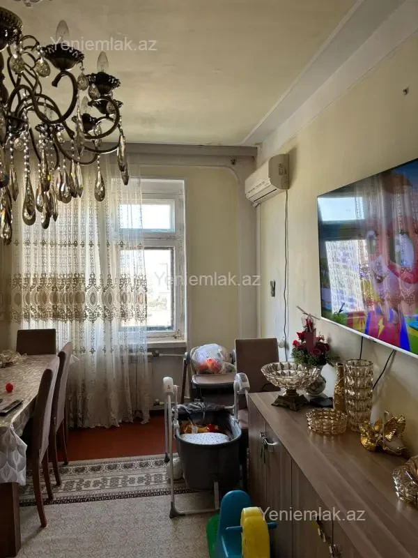 Satılır 3 otaqlı köhnə tikili 90 m²